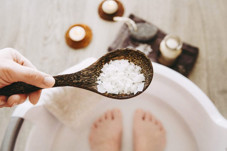 Magnesium bath flakes: The top benefits and how they rival supplements, according to a leading neuroscientist