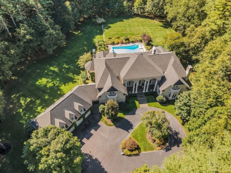 9,275 Sq. Ft. Property in Concord, MA ($5,600,000)