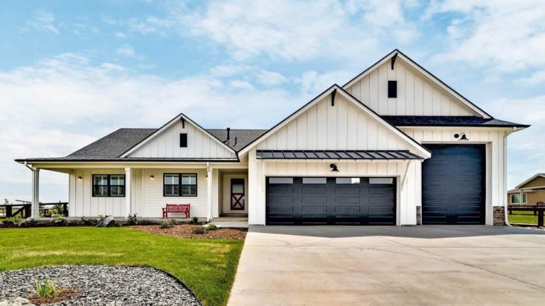 Tour This 4-Bedroom Modern Farmhouse Rancher with Huge RV Garage (Floor Plan)