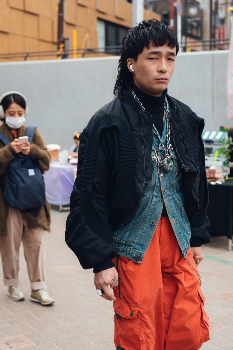 Chains — Tokyo Street Style.