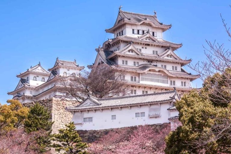 10 stunning Japanese castles that will transport you back in time