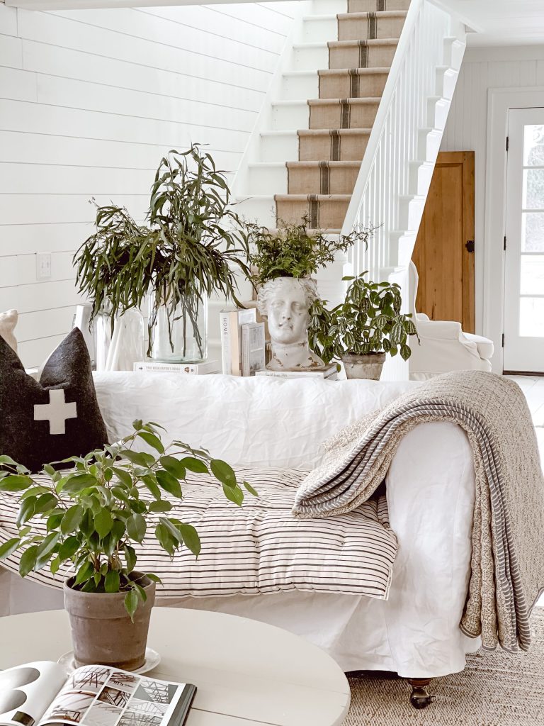 Cozy Cottage Farmhouse Decor Finds: Throw Mattresses