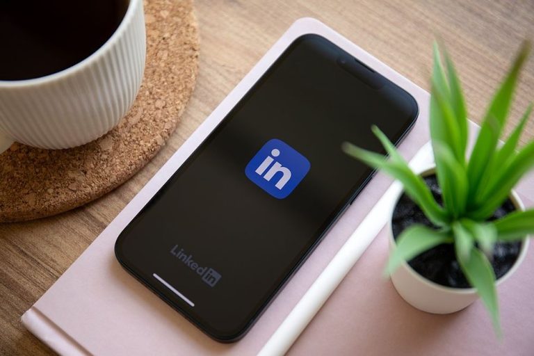 Best Practices For Avoiding Cringey LinkedIn Requests